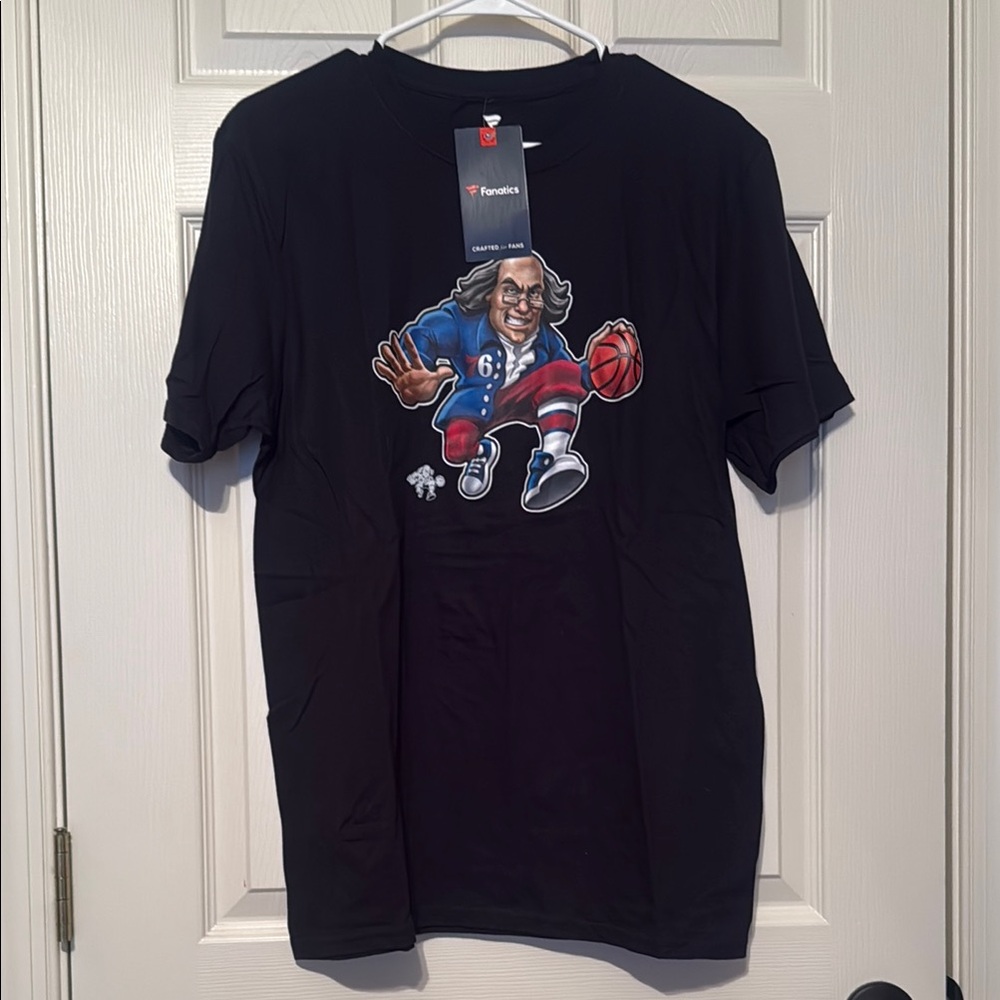 NWT Fanatics NBA Philadelphia 76ers Benjamin Franklin graphic t-shirt